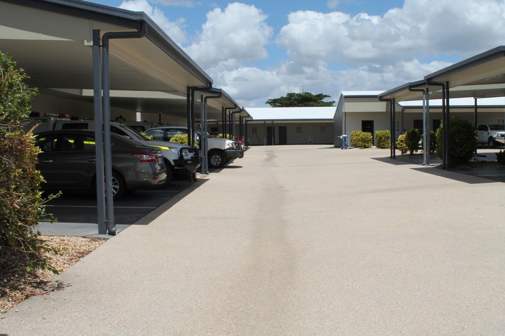 Blackwater Motor Inn エクステリア 写真