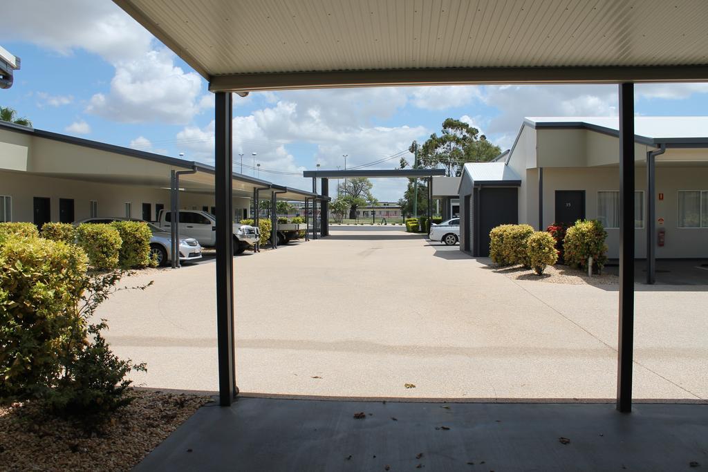 Blackwater Motor Inn エクステリア 写真